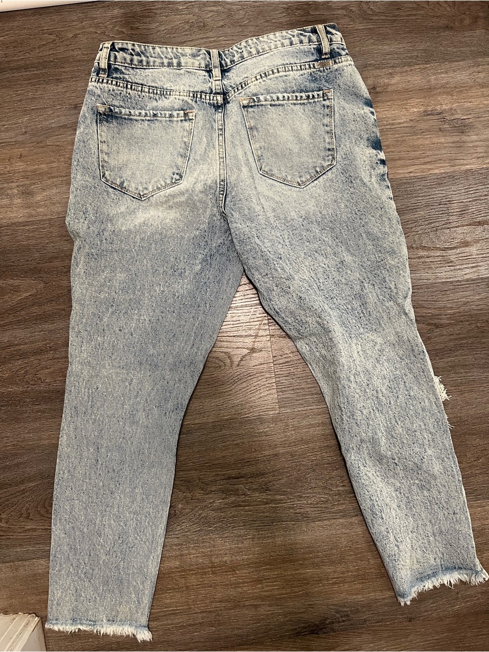 KanCan Distressed Jeans – Size 9/28 | Light Wash Raw Hem Denim - Picture 6 of 9